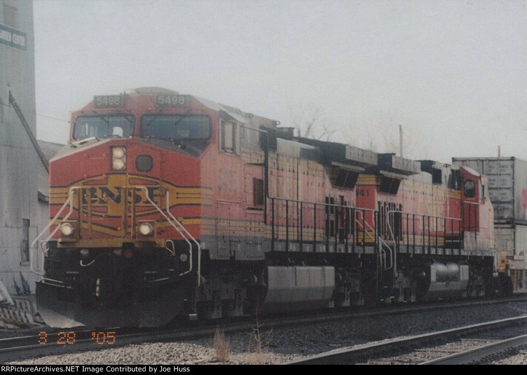 BNSF 5498 East